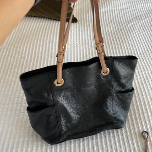 Michael Kors Medium soft leather black tote - Picture 2 of 4